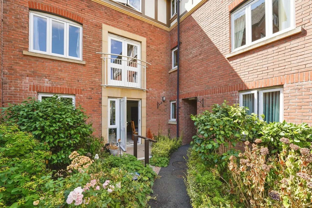 1 bed retirement property for sale, Worcester Road, Malvern, WR14