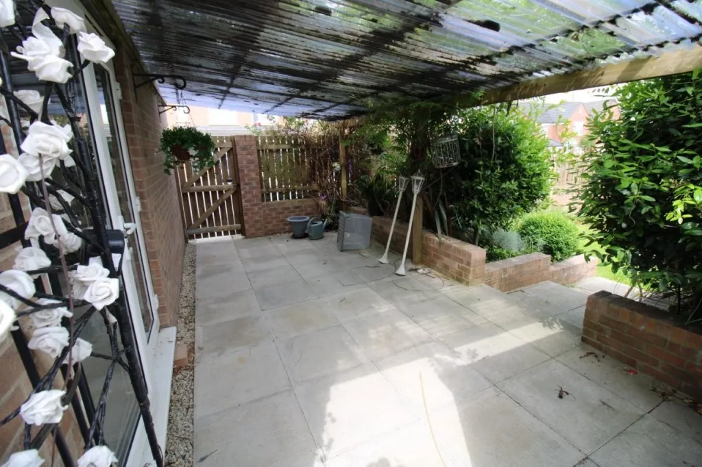 Kestrel Road, Barnsley, photo 12
