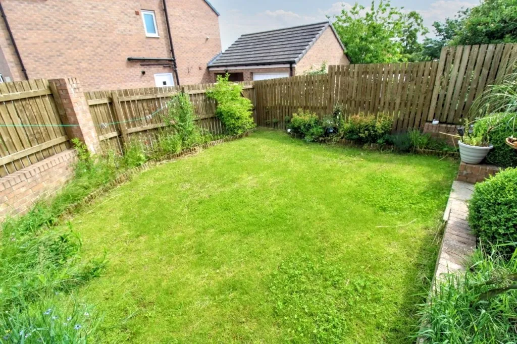 Kestrel Road, Barnsley, photo 10