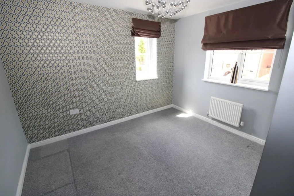 Kestrel Road, Barnsley, photo 6