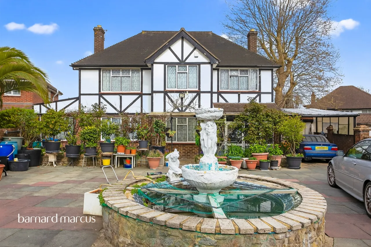 4 bed house for sale — Lancaster Road, London