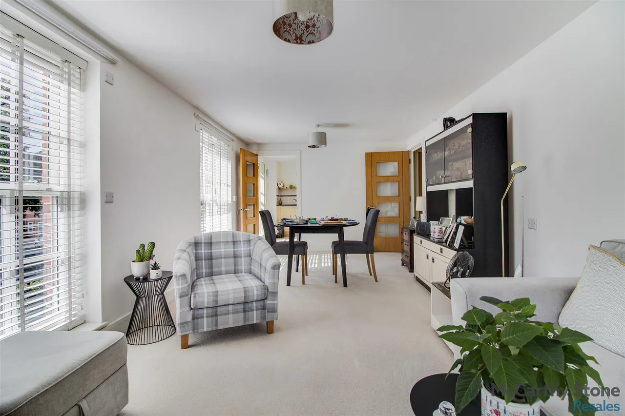 College Way, Welwyn Garden City, AL8, photo 5