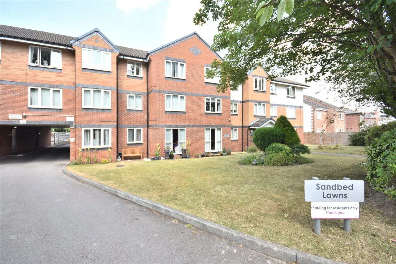 2 bed flat for sale, Sandbed Lawns, Leeds, LS15