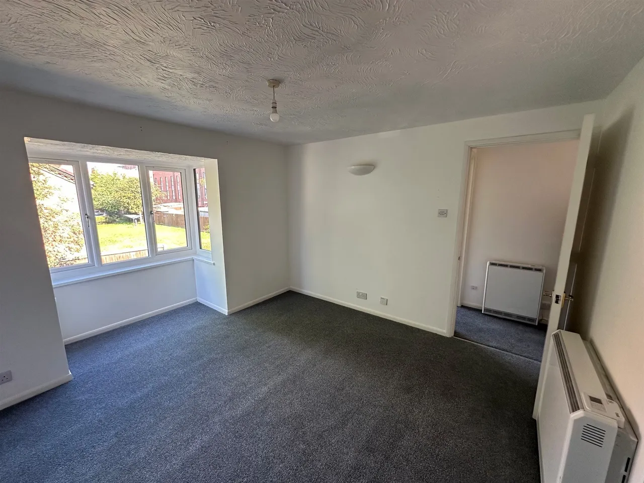 Waterside Close, Barking, Essex IG11 9EN, photo 3
