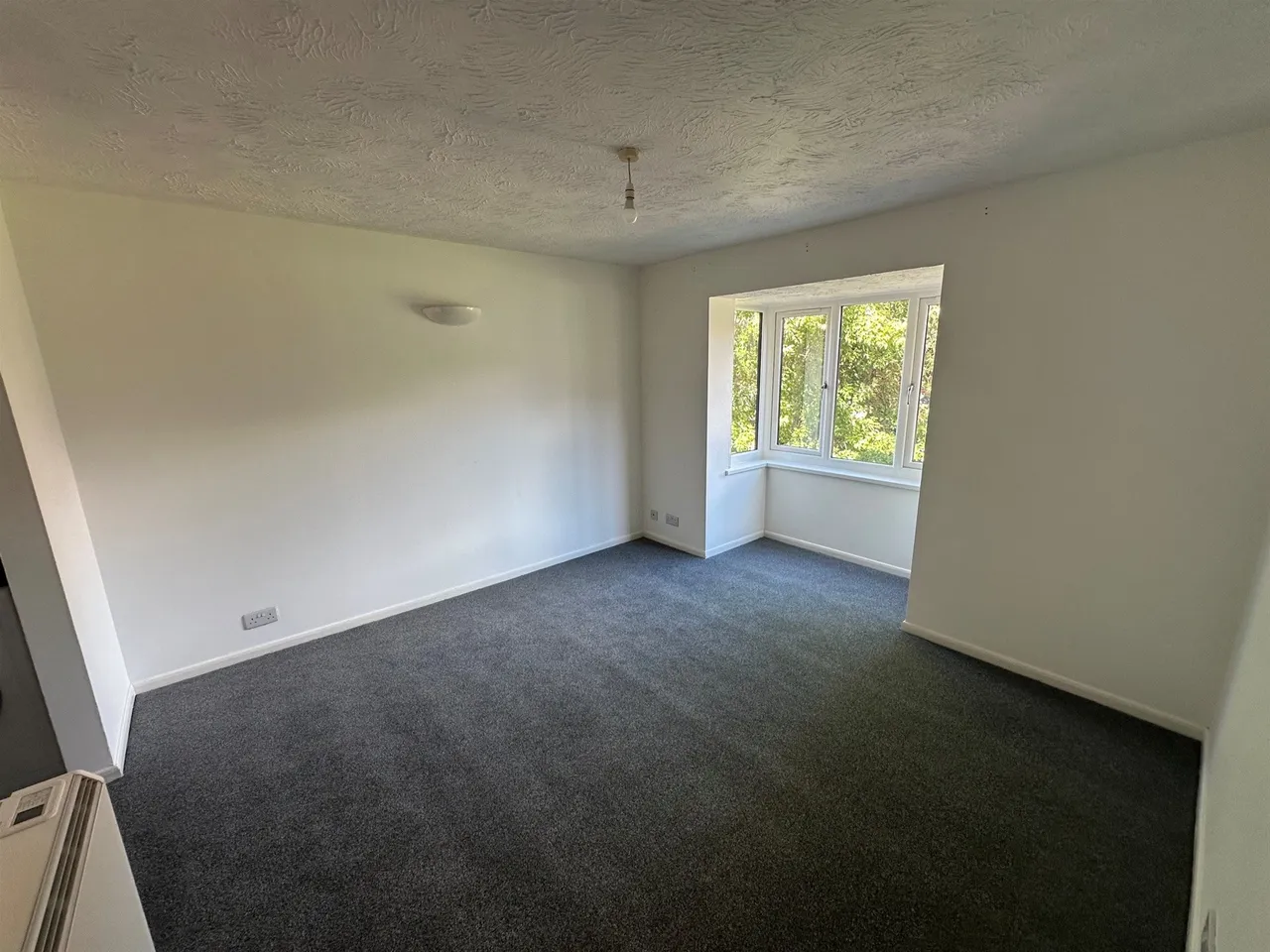 Waterside Close, Barking, Essex IG11 9EN, photo 2
