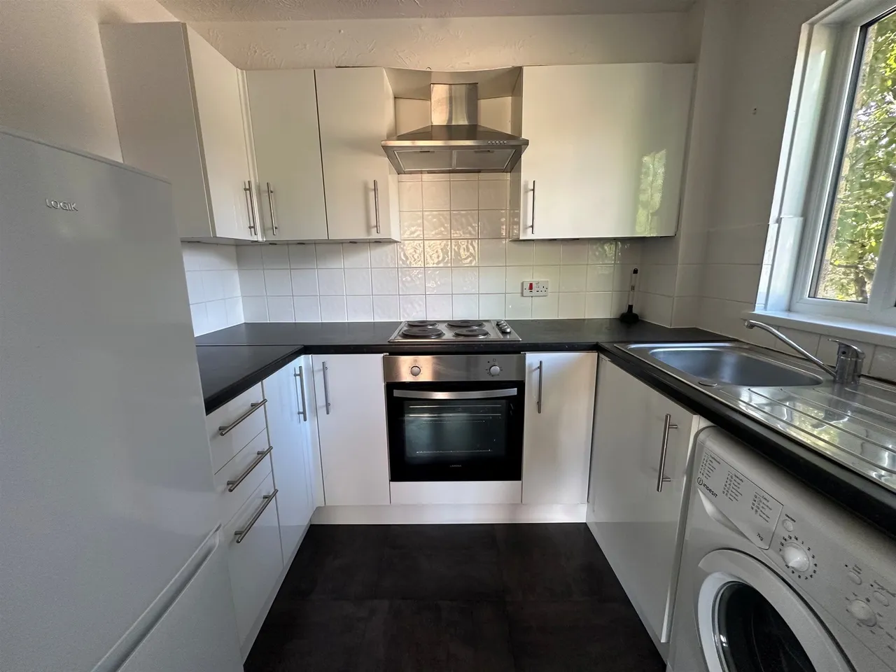 Waterside Close, Barking, Essex IG11 9EN, photo 5