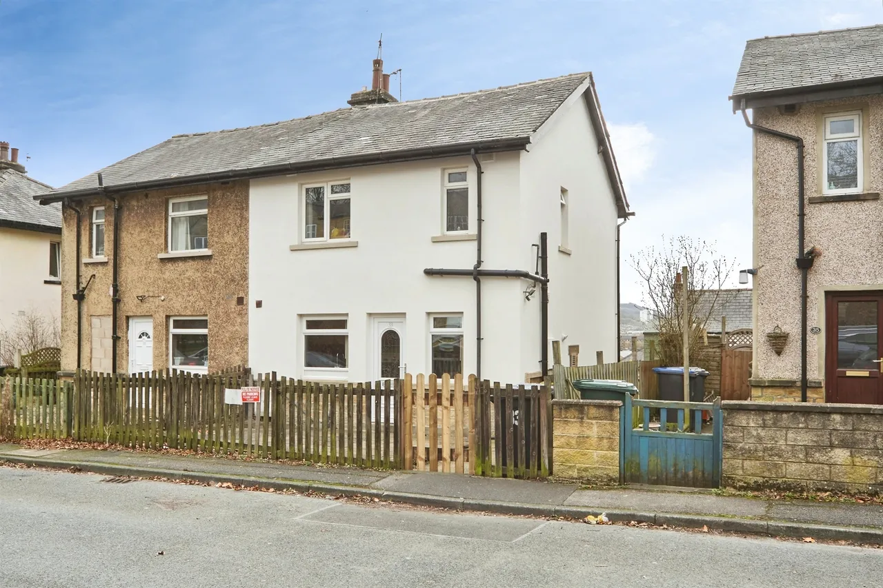 3 bed house for sale — Canal Road, Riddlesden, Keighley
