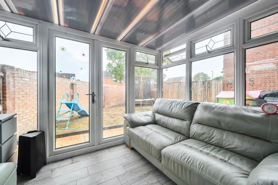 Queens Road, Carterton, OX18, photo 5