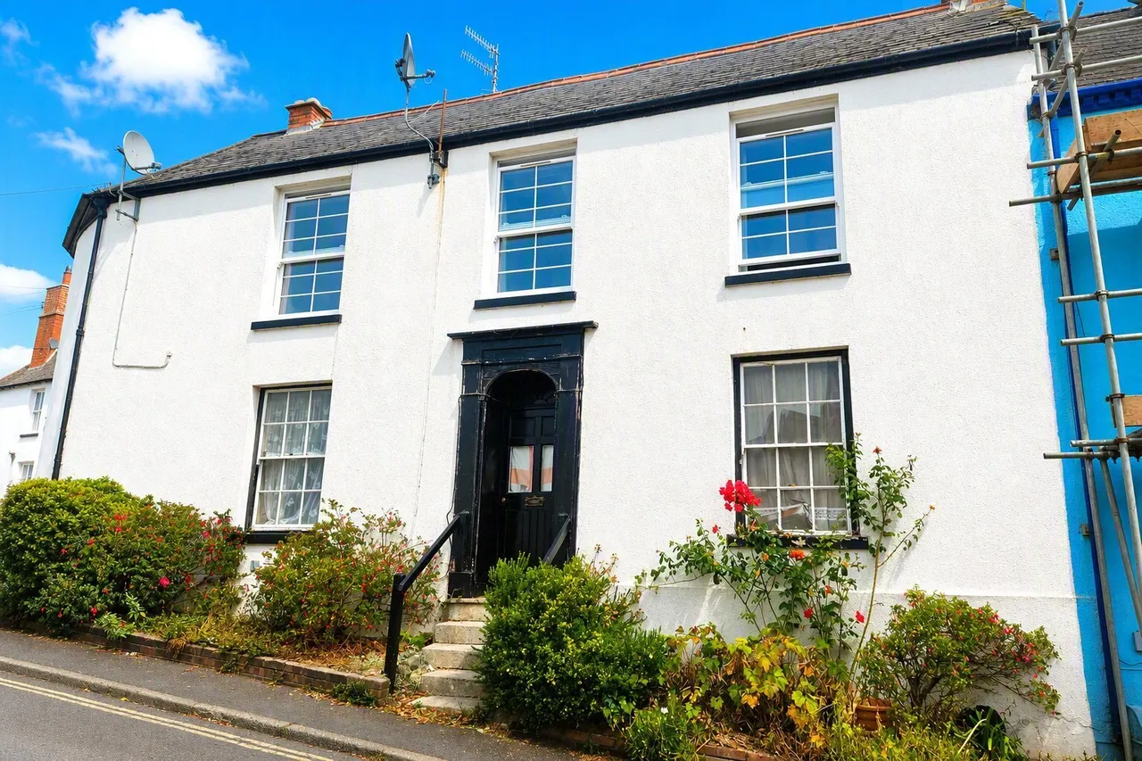 4 bed flat for sale, Commercial Road, Dawlish, EX7