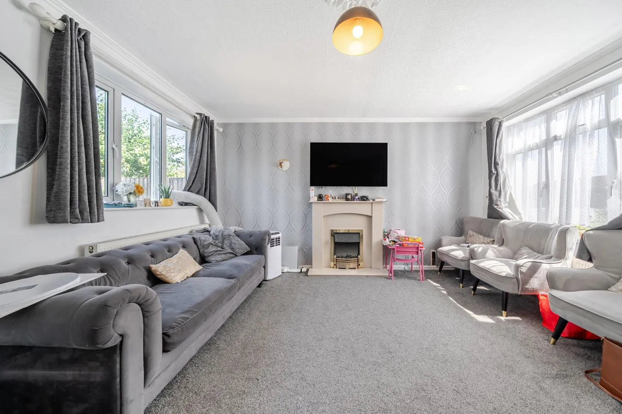 Bexley Road, DA8, photo 22