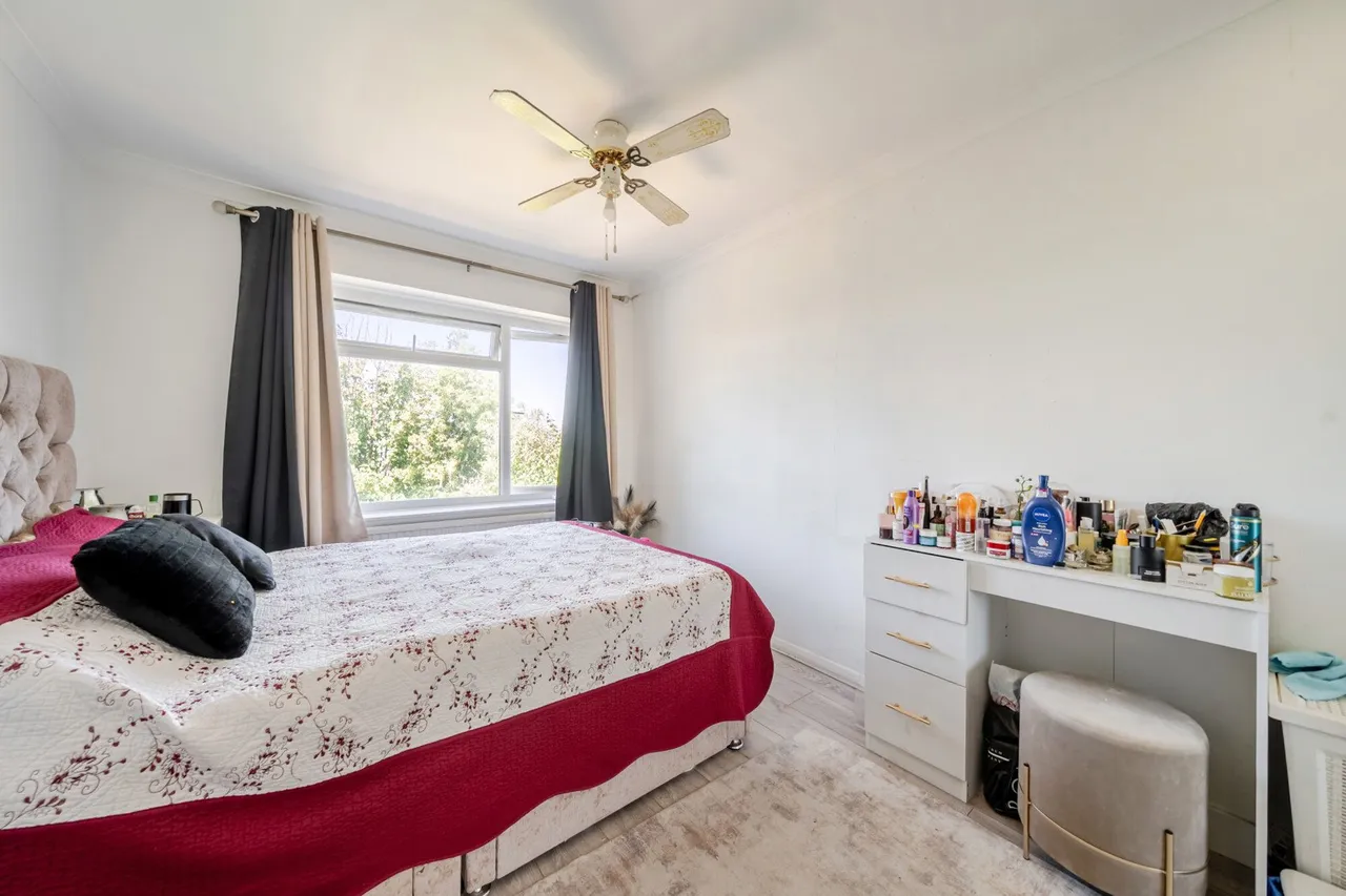Bexley Road, DA8, photo 11