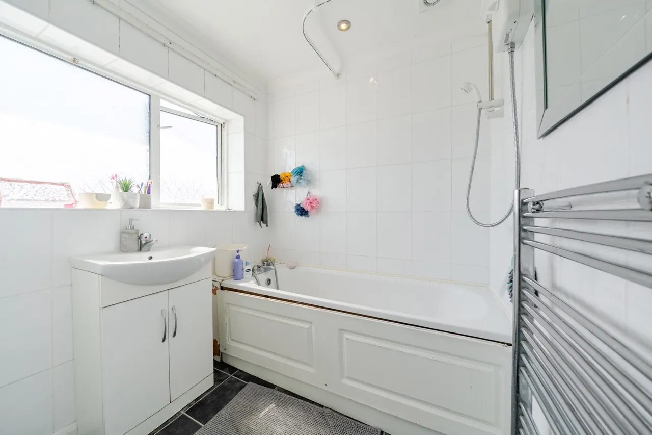 Bexley Road, DA8, photo 9