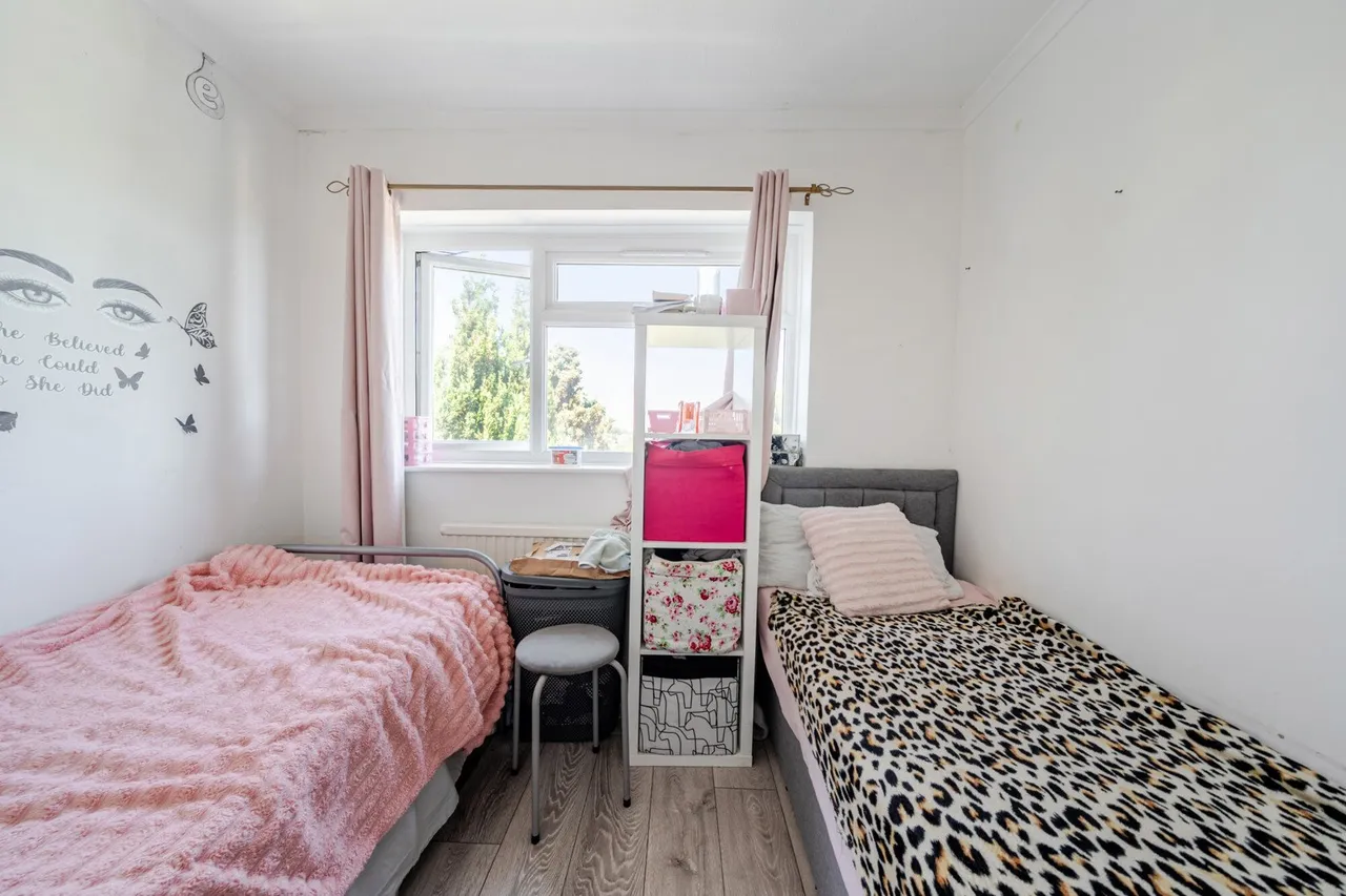 Bexley Road, DA8, photo 6