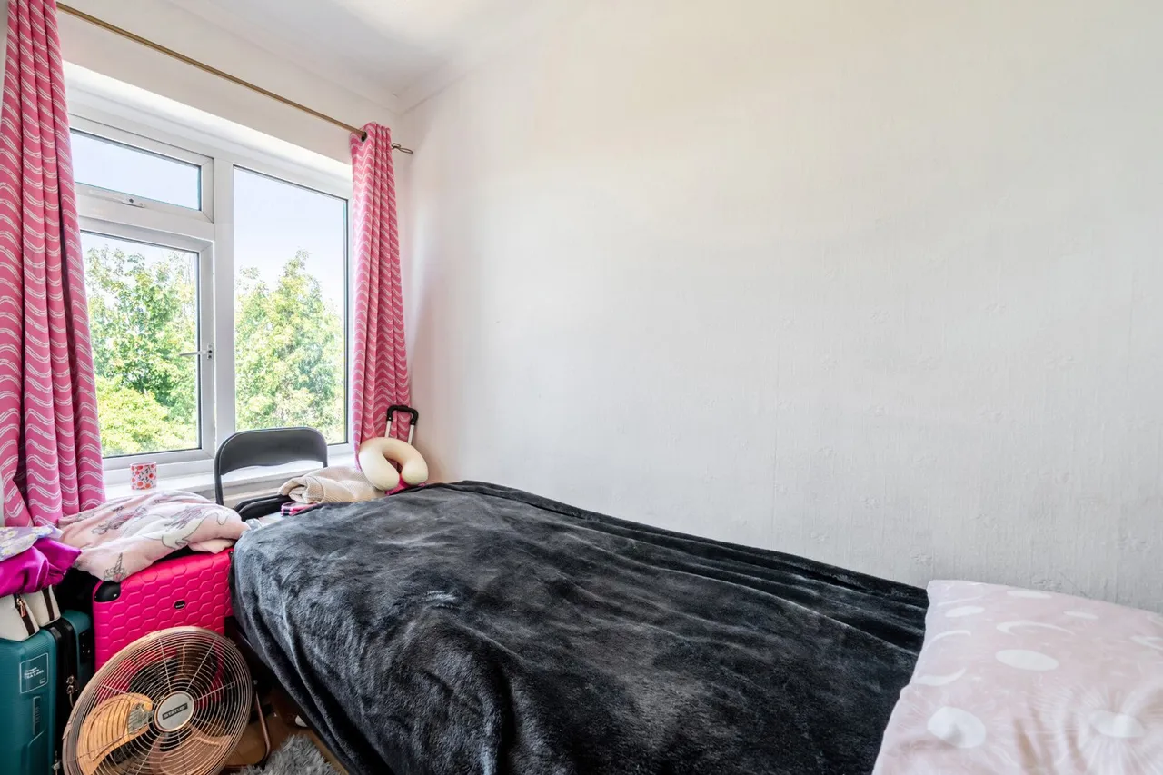 Bexley Road, DA8, photo 13
