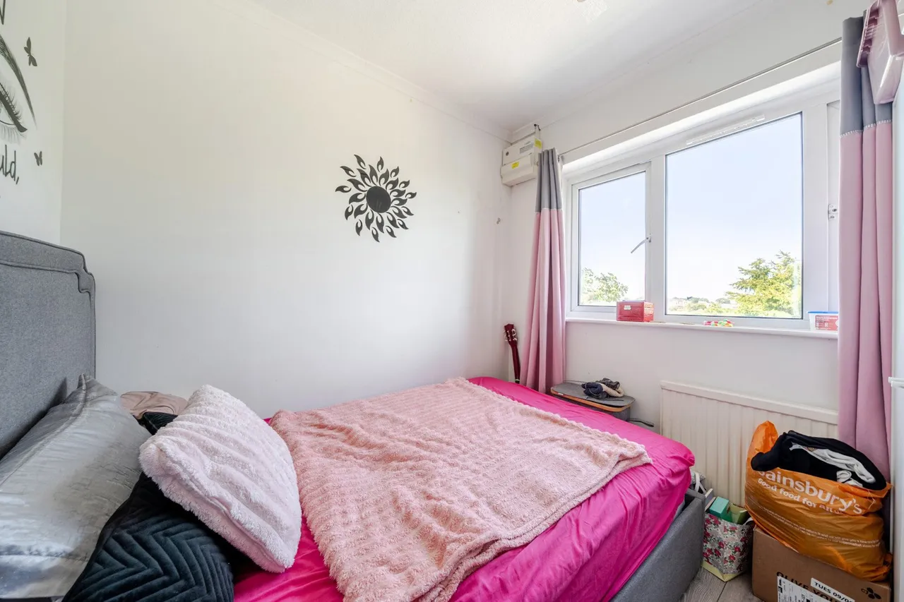 Bexley Road, DA8, photo 14
