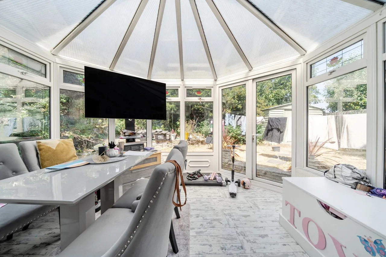 Bexley Road, DA8, photo 20