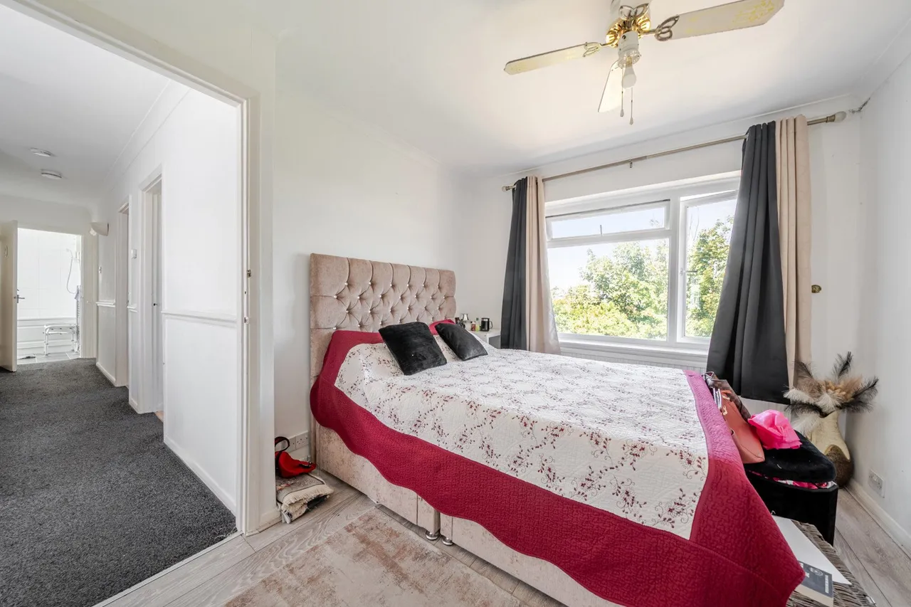 Bexley Road, DA8, photo 12