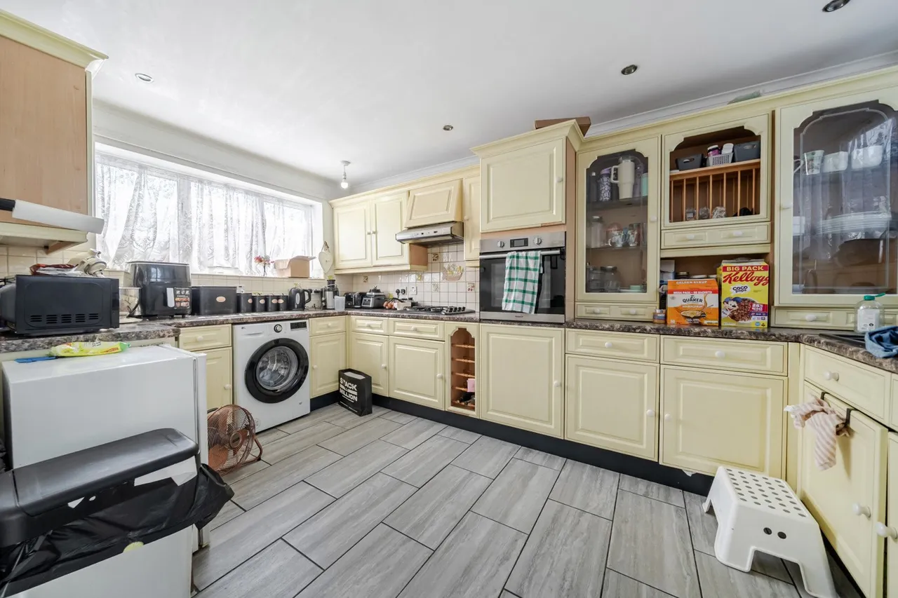 Bexley Road, DA8, photo 17