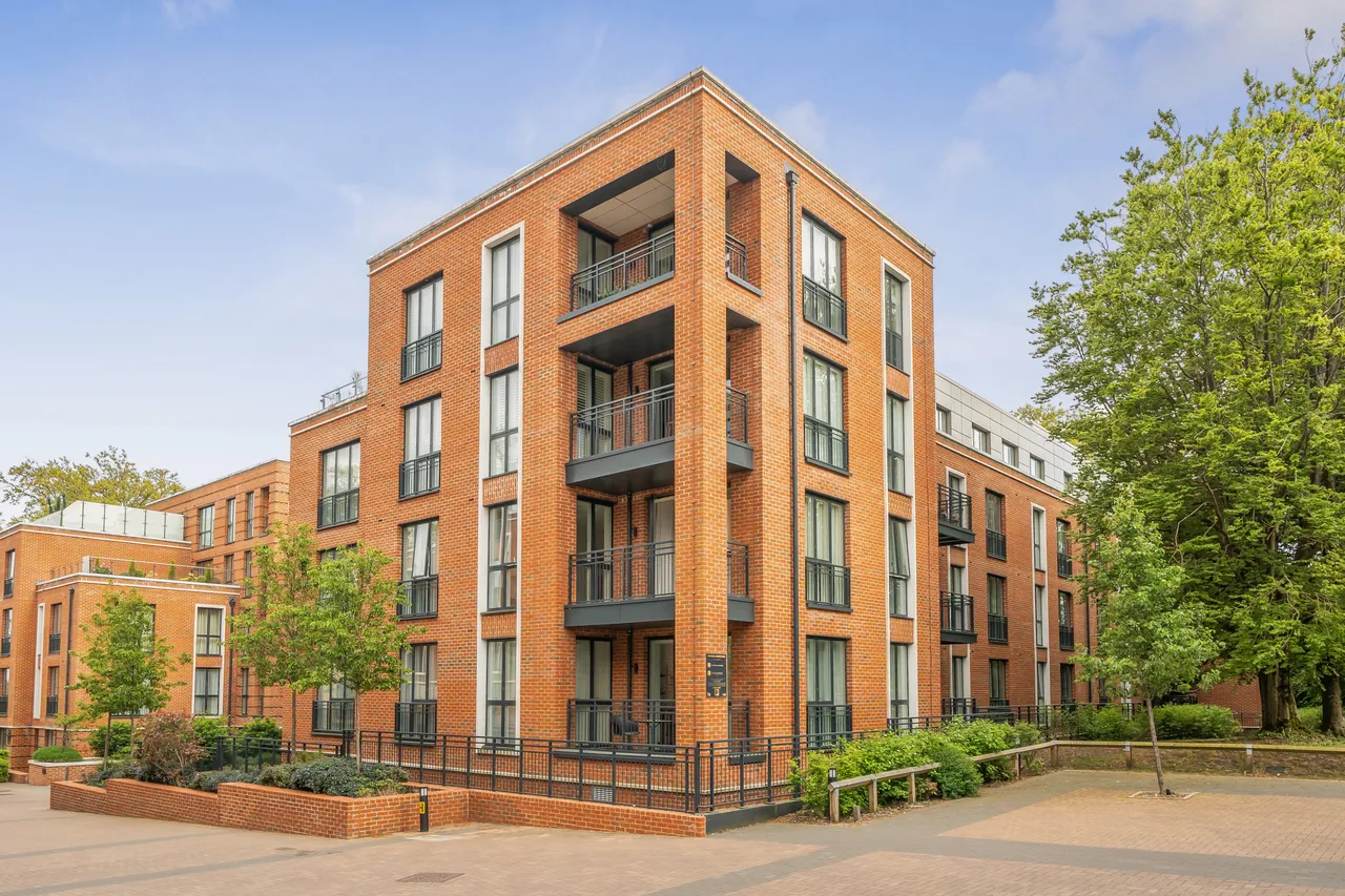 3 bed flat for sale — Fellowes Rise, Winchester, SO22