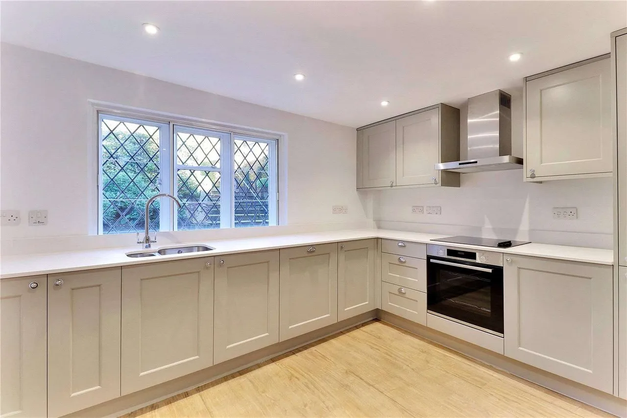 Old Palace, High Street, Brenchley, Tonbridge, TN12 7NL, photo 3