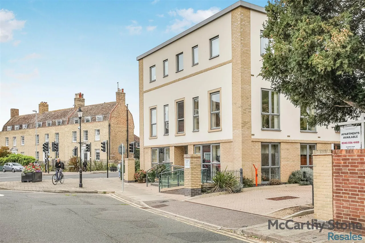 High Street, Huntingdon, PE29, photo 27