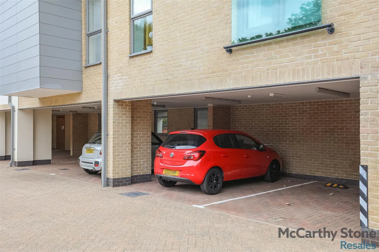 High Street, Huntingdon, PE29, photo 16