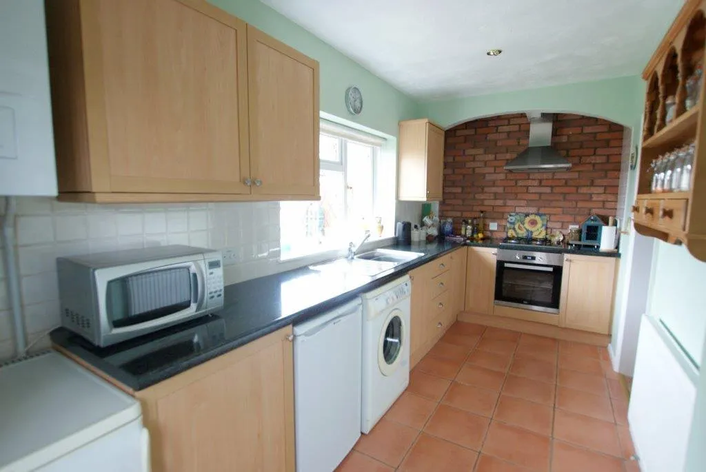 Sandy Lane, Hartley Wintney, RG27 8DT, photo 6