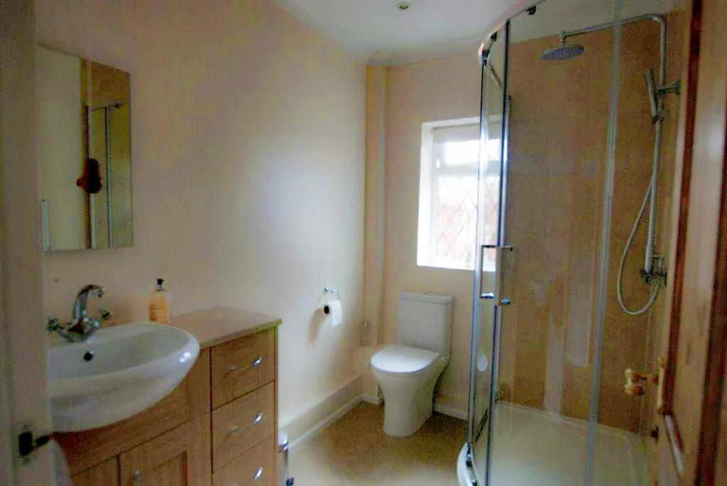 Sandy Lane, Hartley Wintney, RG27 8DT, photo 8