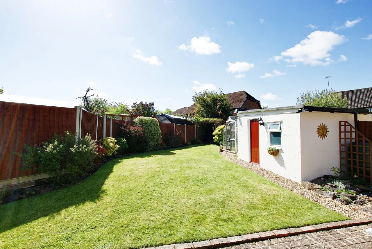 Sandy Lane, Hartley Wintney, RG27 8DT, photo 4