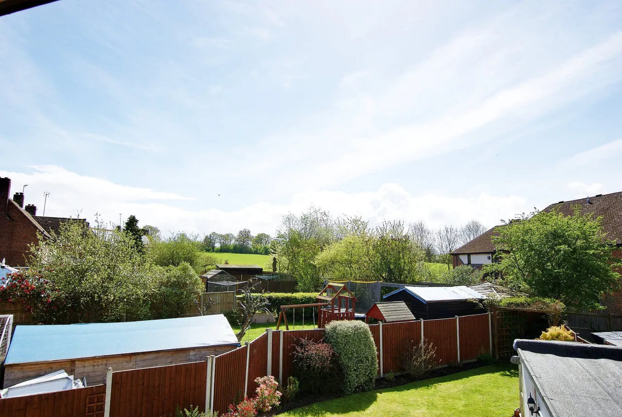 Sandy Lane, Hartley Wintney, RG27 8DT, photo 9