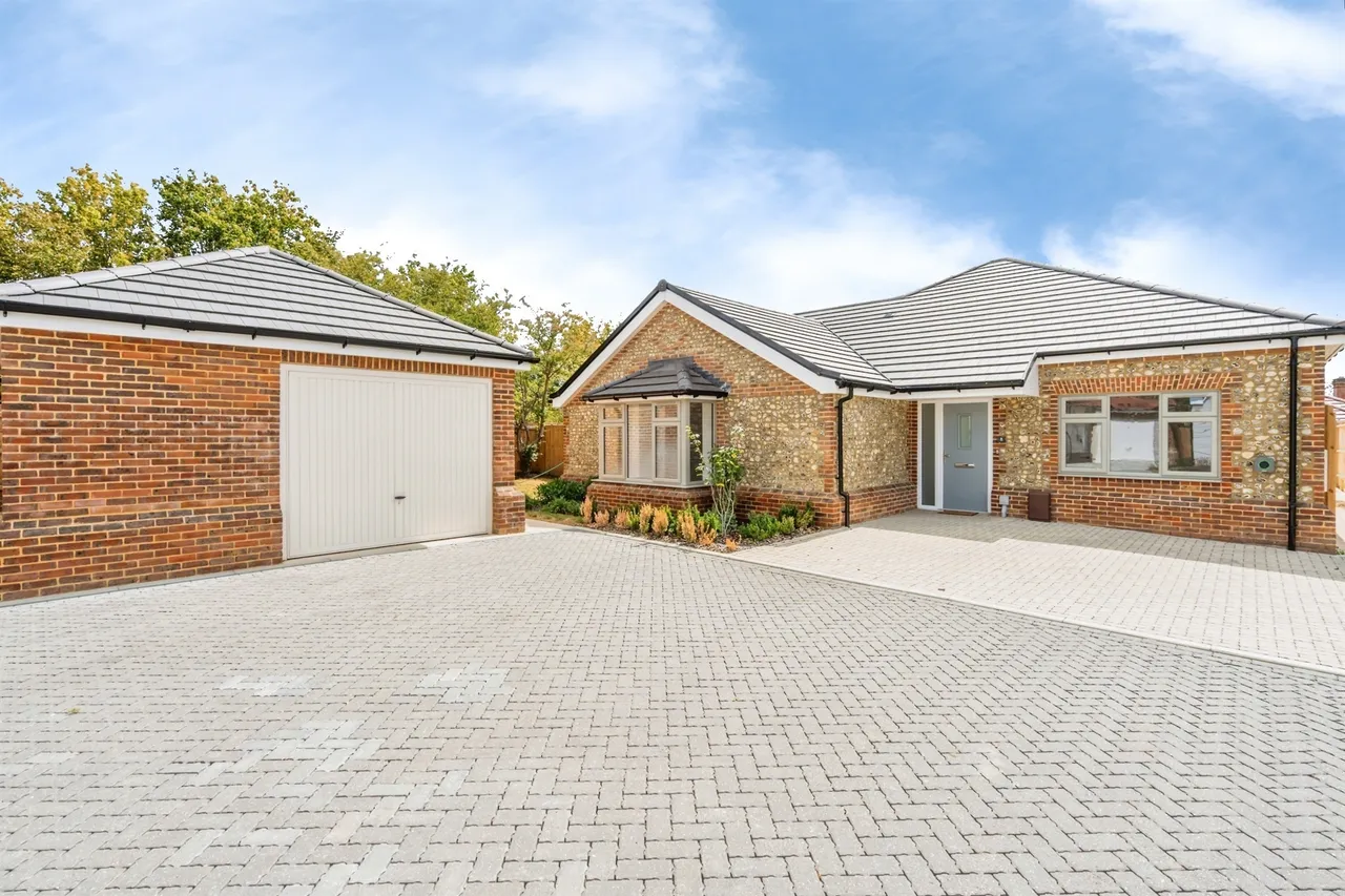 Arundel Road, Fontwell, photo 9
