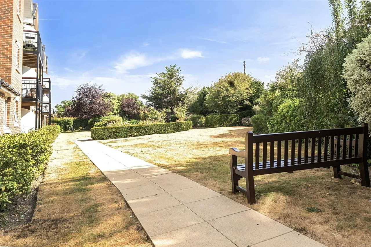 Southdown Road, Shoreham-By-Sea, BN43, photo 12