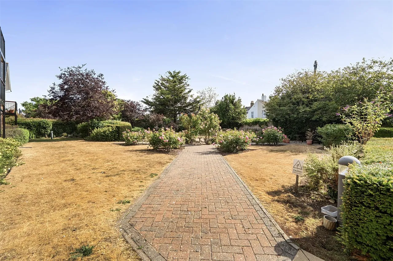 Southdown Road, Shoreham-By-Sea, BN43, photo 13