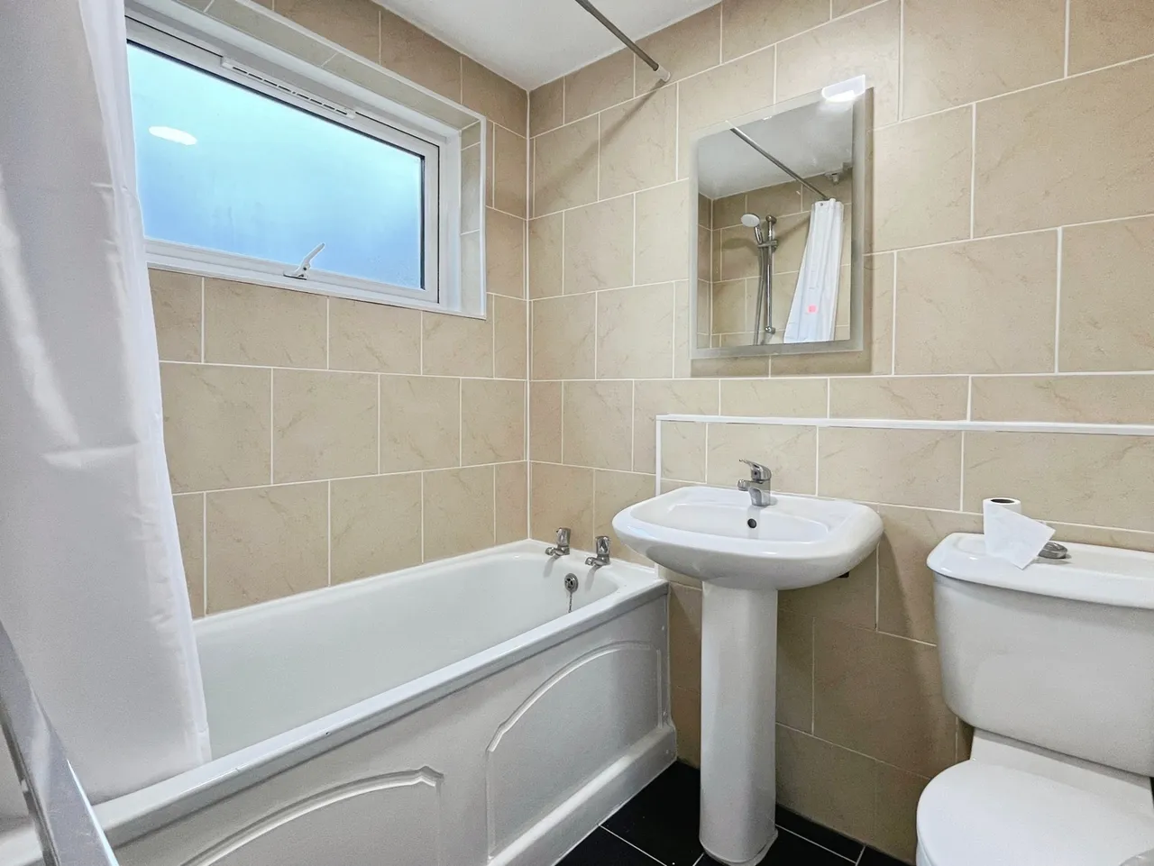 Harriers Close, Ealing, W5, photo 6