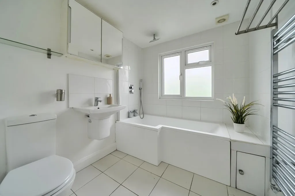 Constance Crescent, Hayes, photo 8