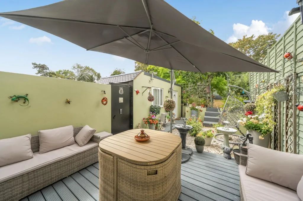 Constance Crescent, Hayes, photo 14