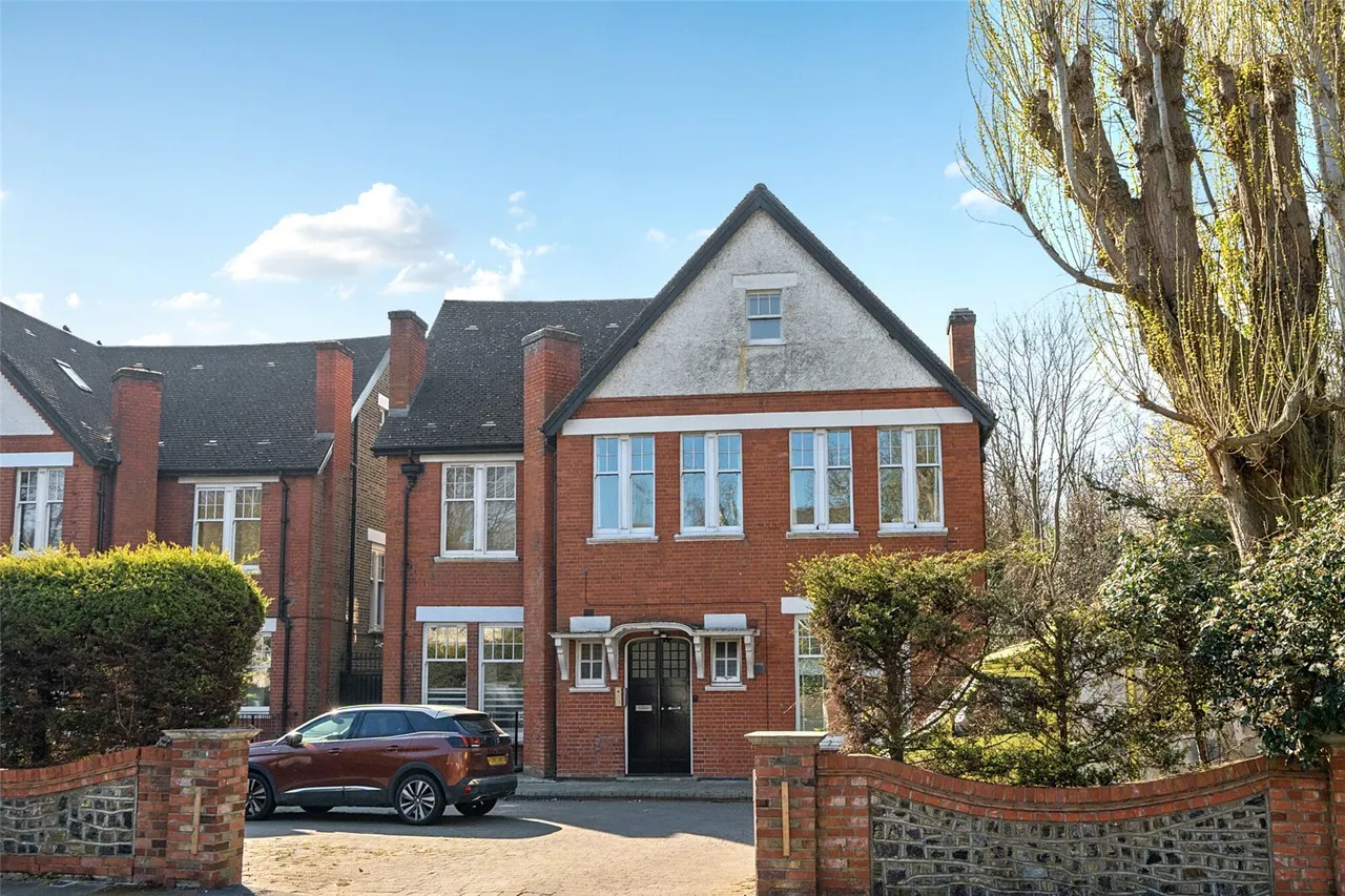 3 bed flat for sale — Hervey Road, SE3