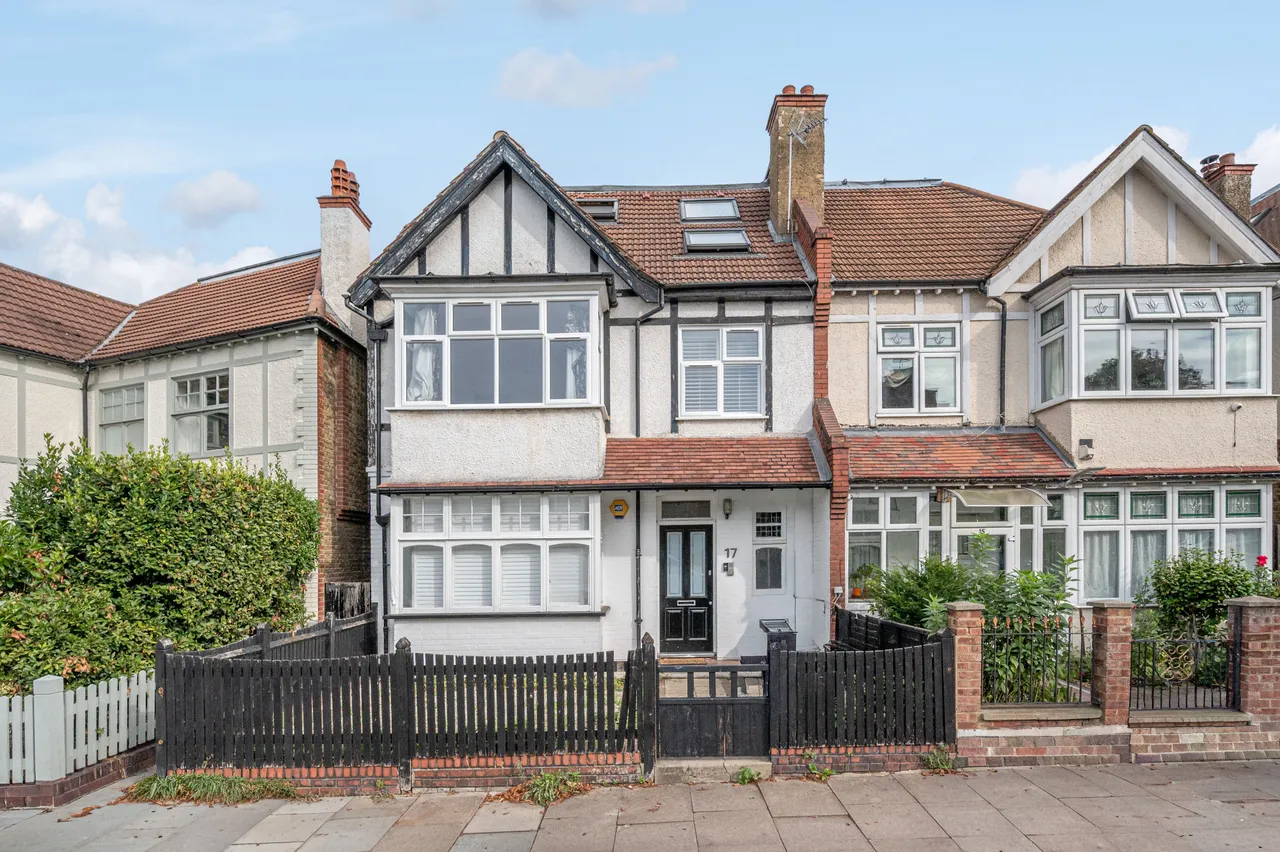 3 bed flat for sale — B, 17 Telford Avenue, London