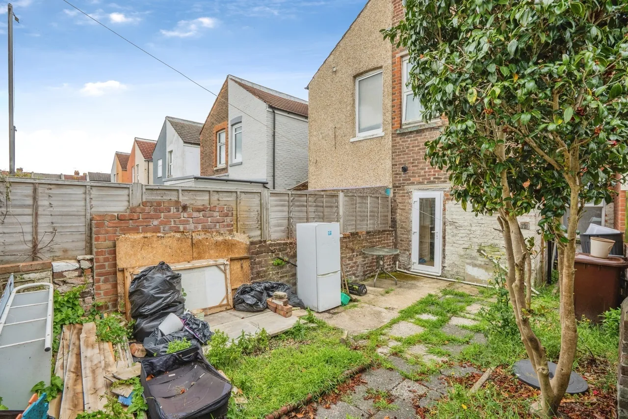 Glasgow Road, Southsea, PO4, photo 8
