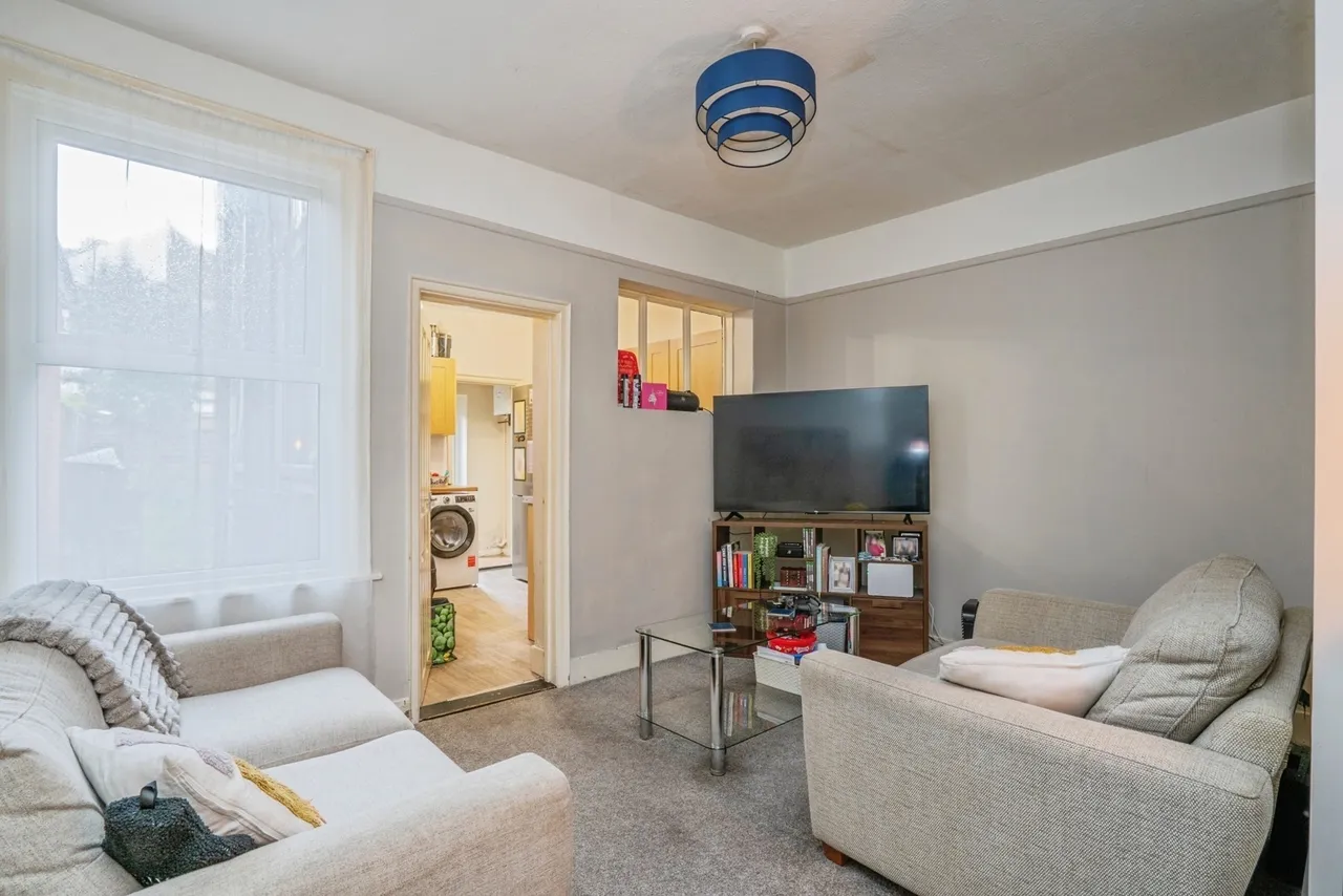 Glasgow Road, Southsea, PO4, photo 3