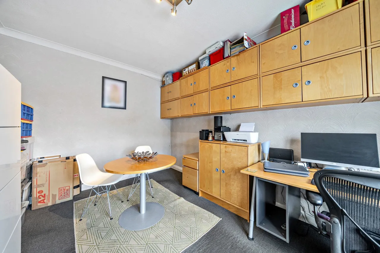 Sutherland Avenue, DA16, photo 13