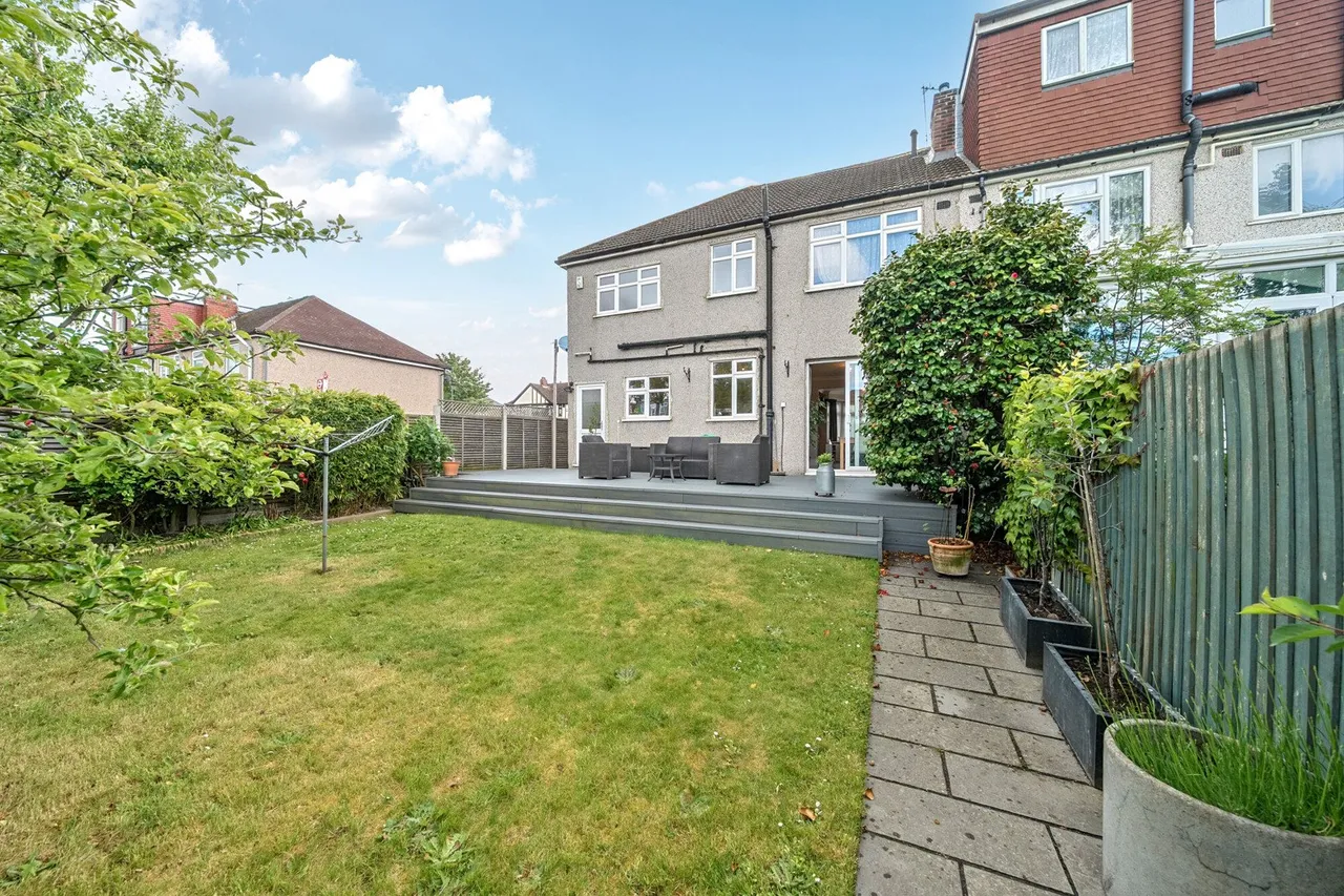 Sutherland Avenue, DA16, photo 10