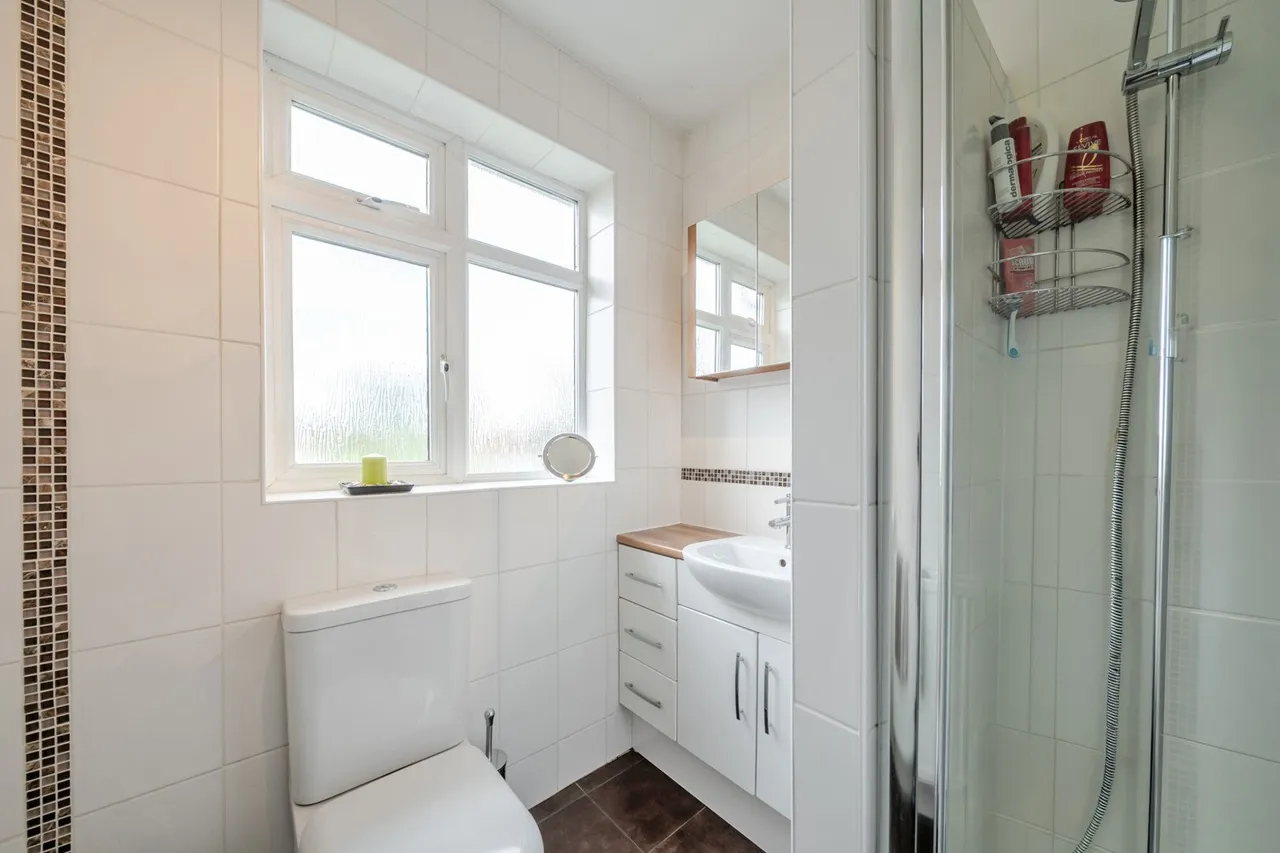 Sutherland Avenue, DA16, photo 12