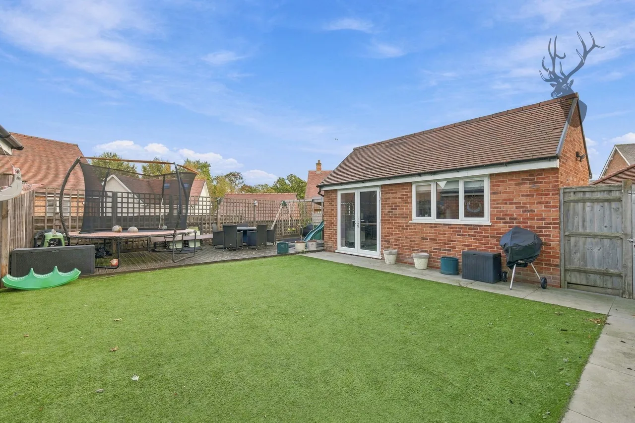 Hodgson Way, Gilston, CM20, photo 26