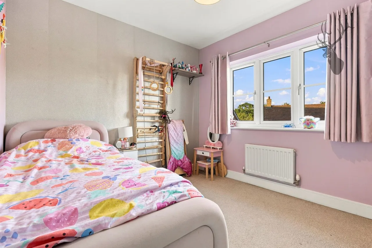 Hodgson Way, Gilston, CM20, photo 17