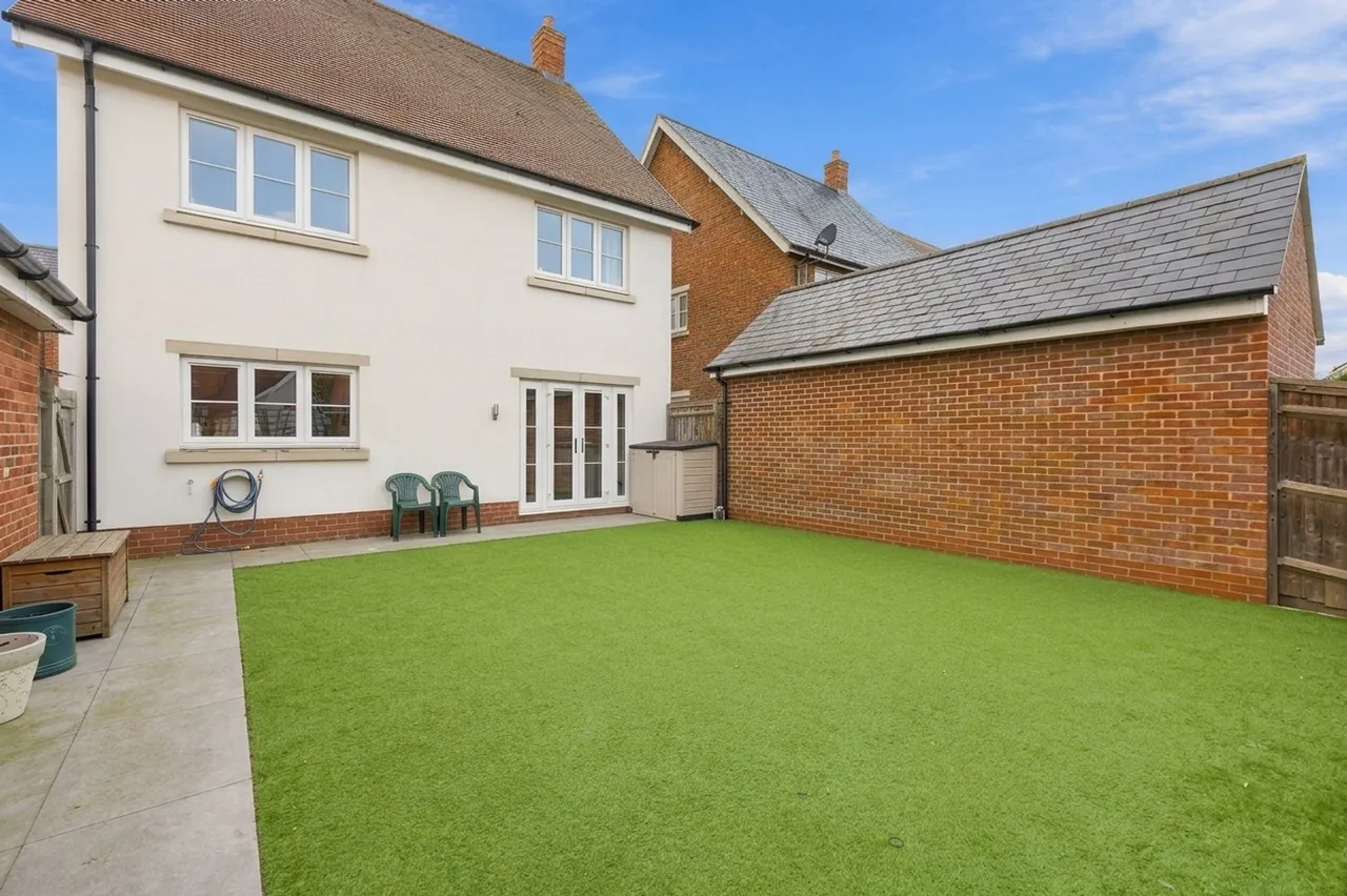 Hodgson Way, Gilston, CM20, photo 29