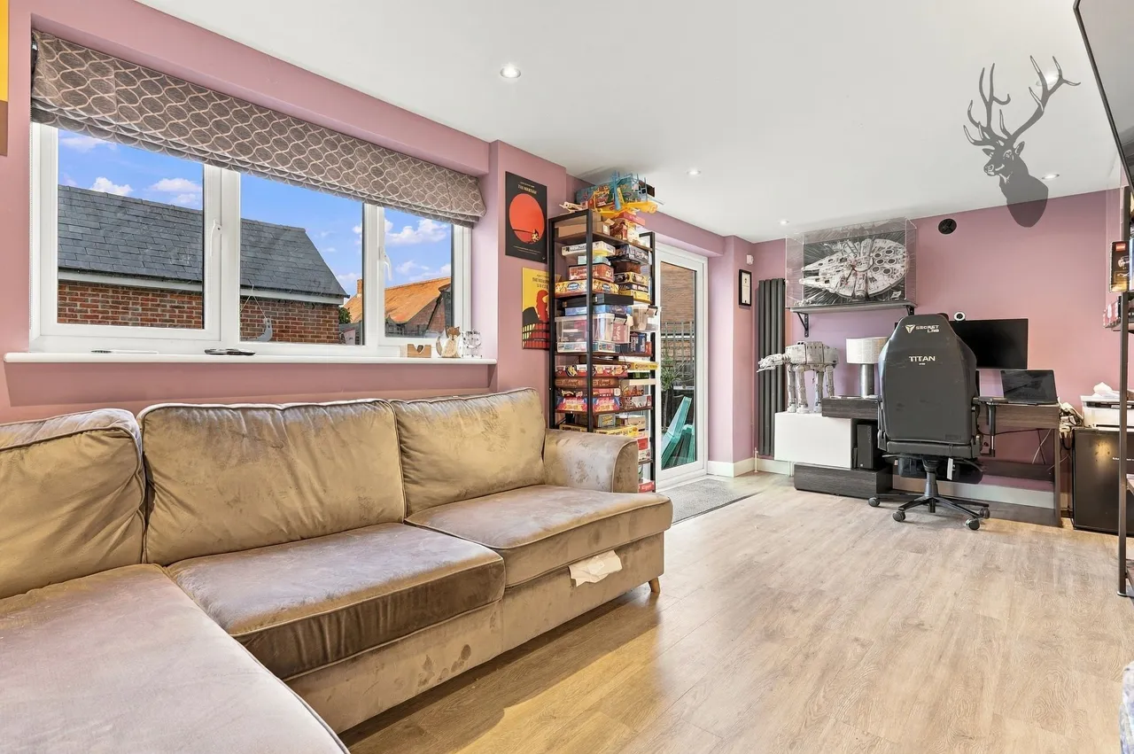 Hodgson Way, Gilston, CM20, photo 25