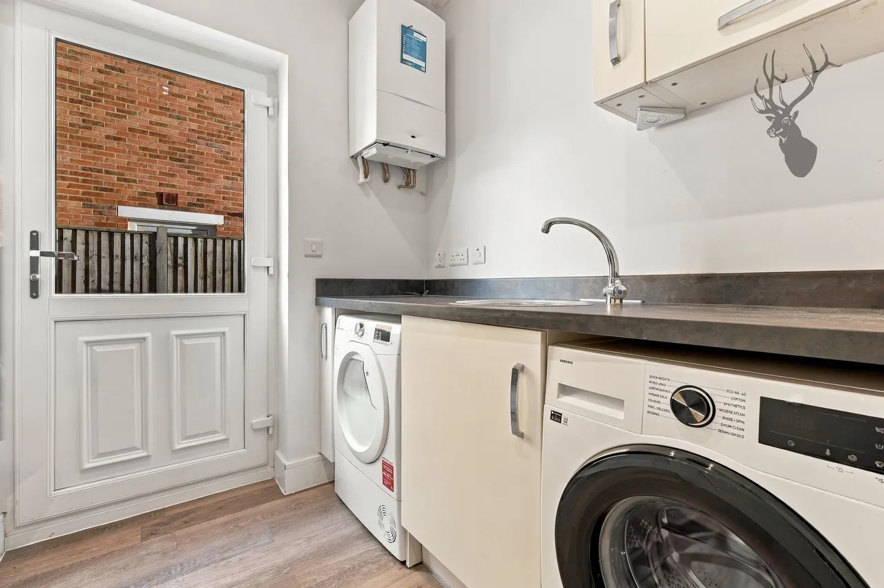 Hodgson Way, Gilston, CM20, photo 10