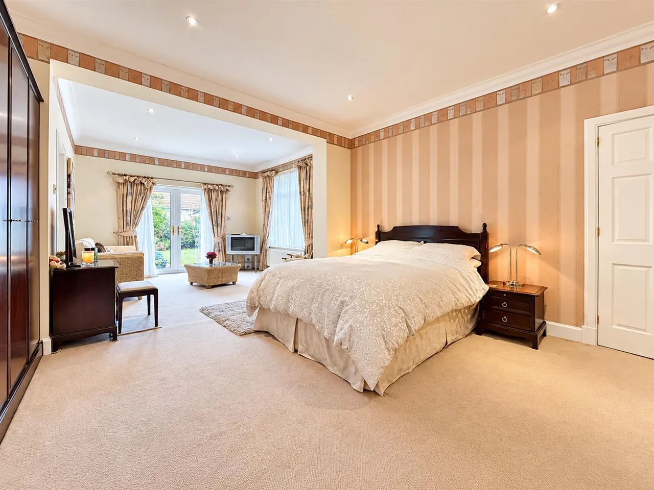 Kinfauns Drive, Newton Mearns, Glasgow, G77 5PB, photo 11