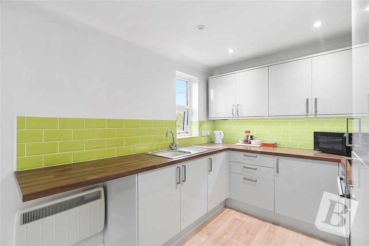1 bed flat for sale, Sycamore Court, Stilemans, SS11